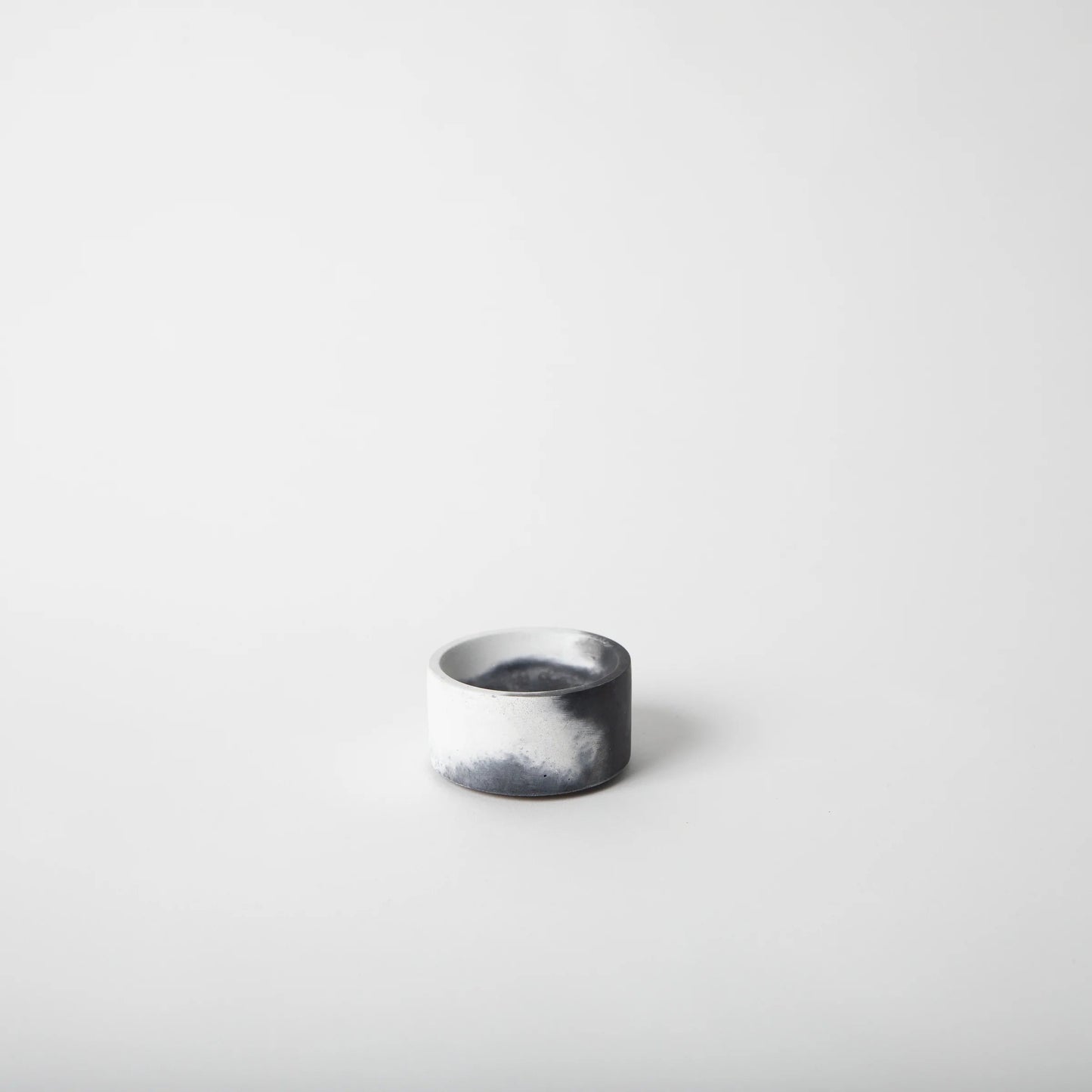 Marbled Round Incense Holder - Black & White